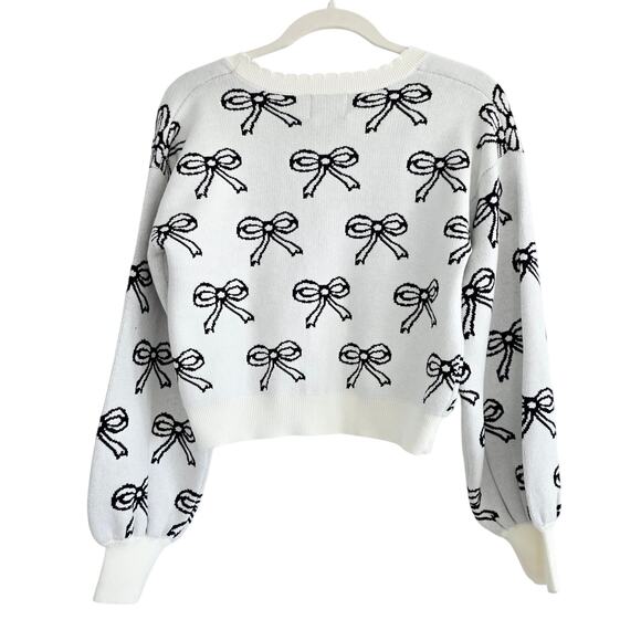 Boutique Cream Beige & Black Bow Print Cropped Cardigan Sweater Size Medium - Picture 3 of 5